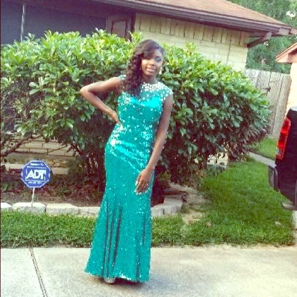 Dress - Picture 1 of 1