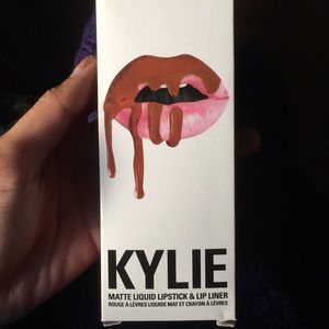 Kylie Jenner Lip Kit in Dolce K
