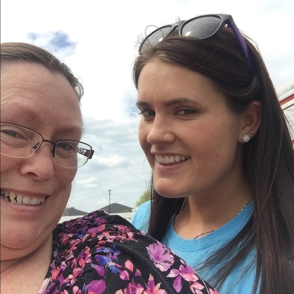 Meet your Posher, Tina