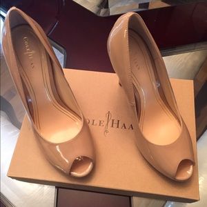 Cole Haan  beige patent leather shoe