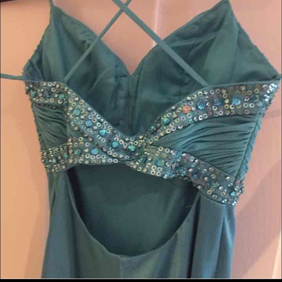 Turquoise formal gown - Picture 2 of 4