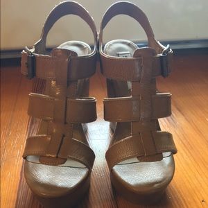 New Steve Madden SZ 7 Whin Cognac Wedges