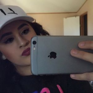 Meet your Posher, Alexis