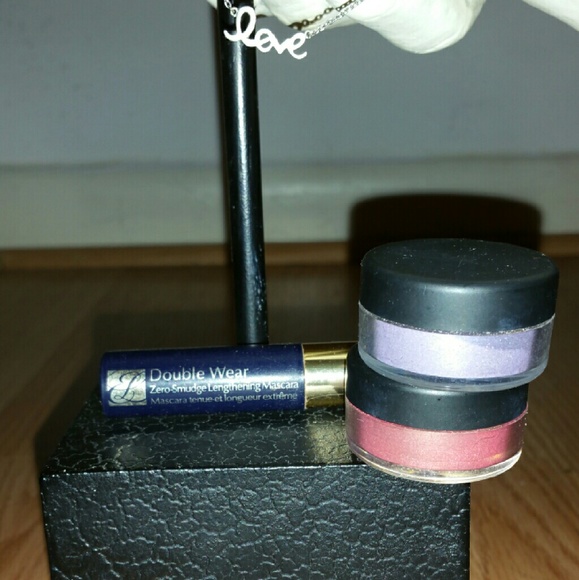 Makeup - Picture 4 of 4