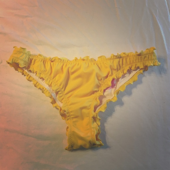 Victoria's Secret Itsy Ruffle Bottoms