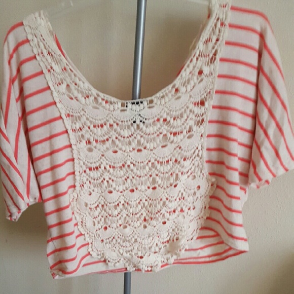 Cute v neck blouse,crochet see thru back