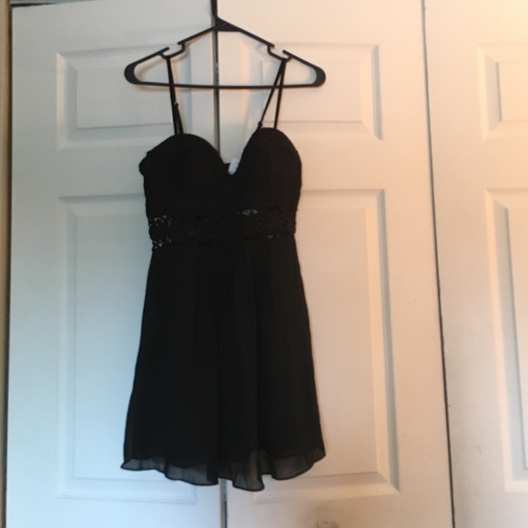 LF mid cut-out dress