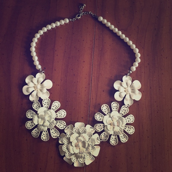 Off white floral necklace