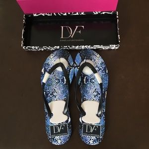 FINAL CLEARANCE Diane Von Furstenberg thong sandal