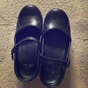 Black Danskos