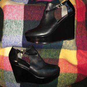 Robert Clergerie black wedges