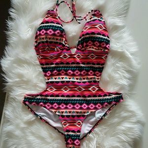 Beautiful bathing suit only worn a few times!