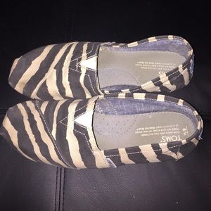 Women's zebra Toms.