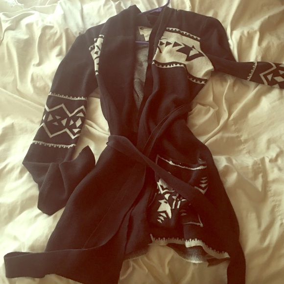 Wrap/ cardigan