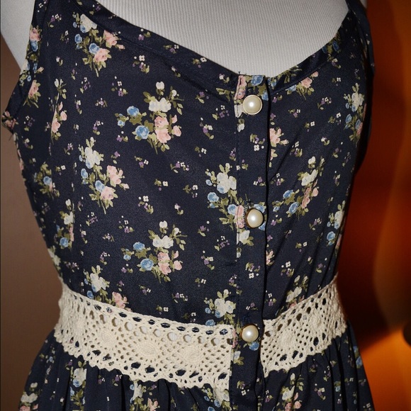 NWOT Floral Nasty Gal Dress, size small - Picture 2 of 3