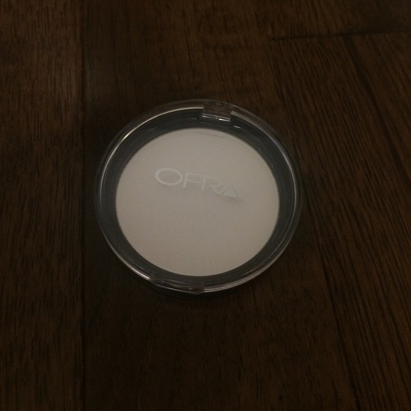Ofra translucent pressed powder