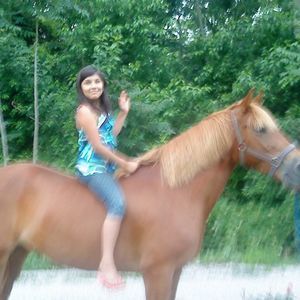 Meet your Posher, Selena