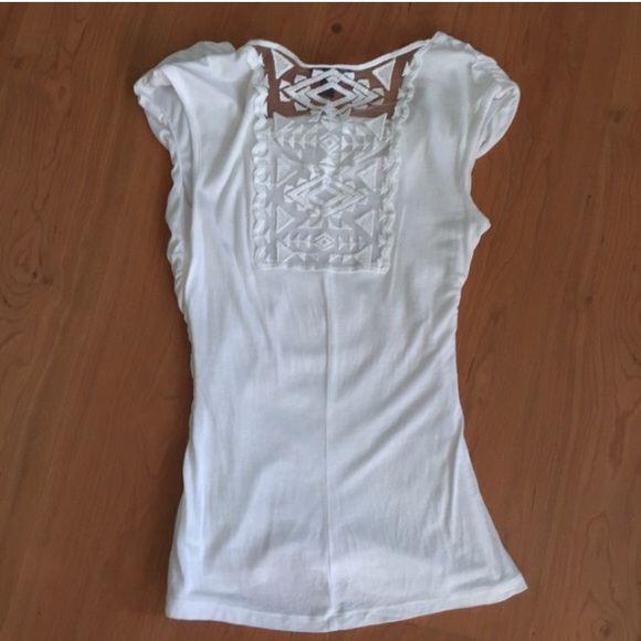 🐳 Beautiful White Top - Picture 3 of 4