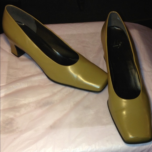 Tan heels