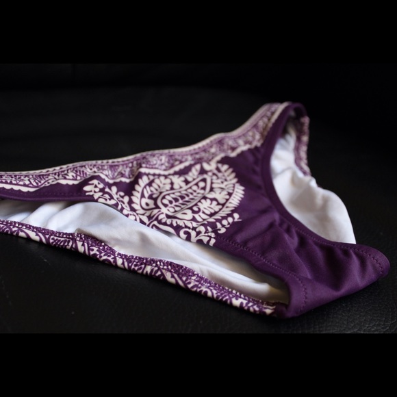 👙Victoria's Secret Purple Paisley Bikini Bottoms