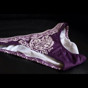 👙Victoria's Secret Purple Paisley Bikini Bottoms