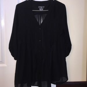 Black Hannah blouse!