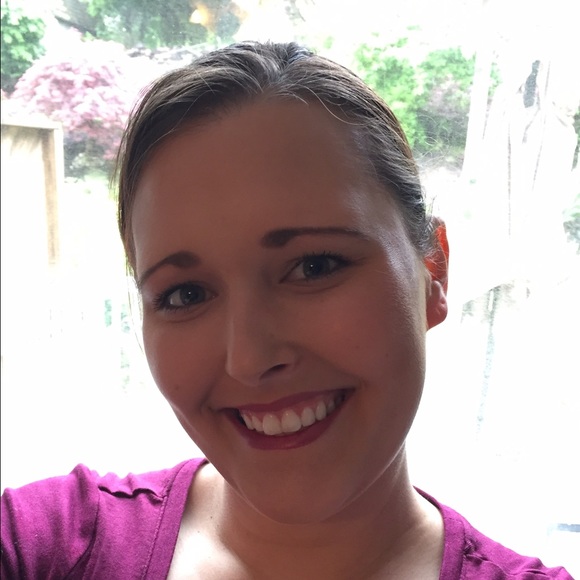 Meet your Posher, Julia - Picture 1 of 1