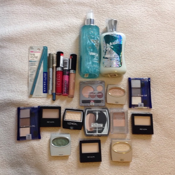 Makeup Bundle - Picture 1 of 1