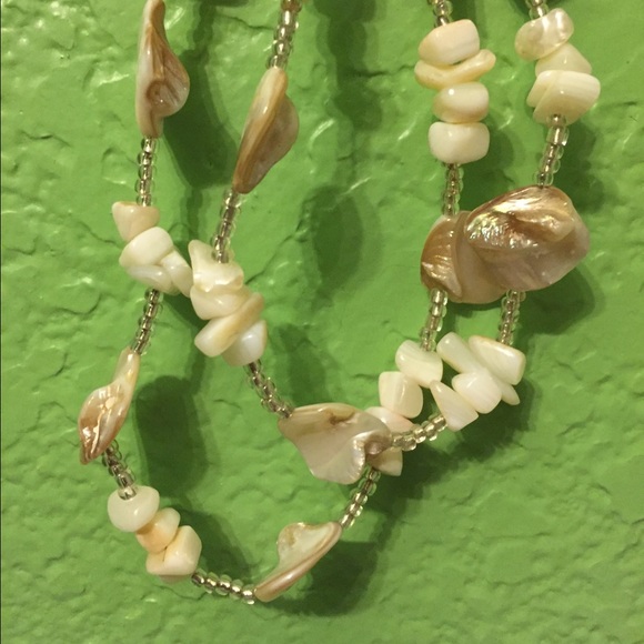Shell Necklace - Picture 2 of 3