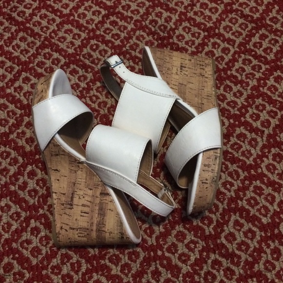 Wedge sandals - Picture 2 of 3