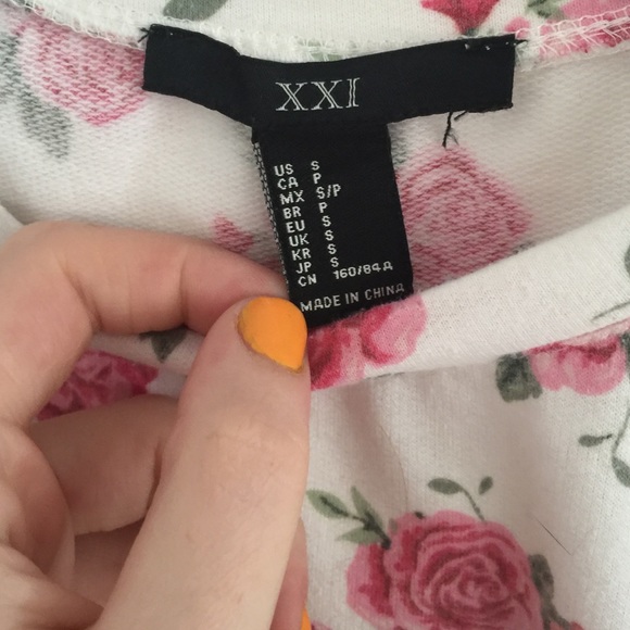 Forever 21 Rose Print Sweatshirt - Picture 4 of 4