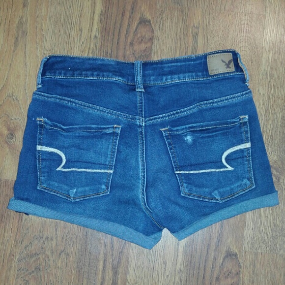 Need Gone! American Eagle High-Waisted Shortie!