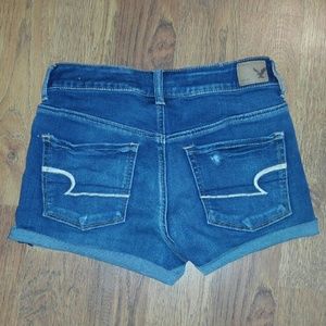 Need Gone! American Eagle High-Waisted Shortie!