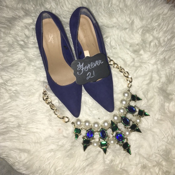 F21 Blue Suede pointed Heels - Picture 4 of 4