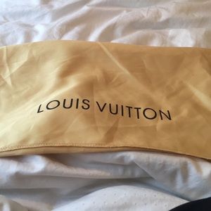 Authentic Med-Large Louis Vuitton Duster bag