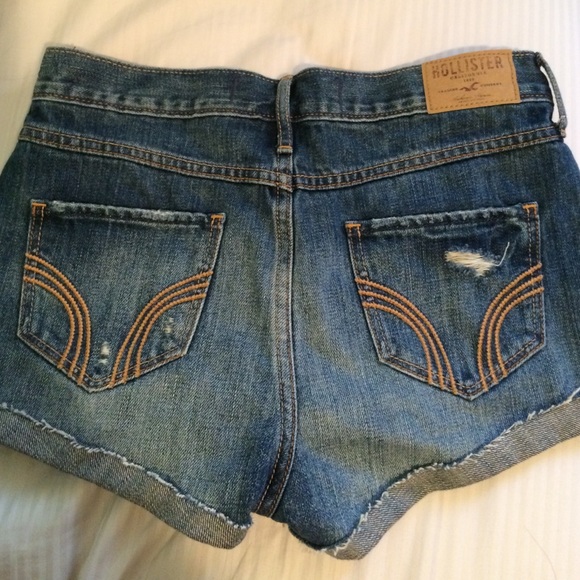 Hollister High Waisted Shorts NWOT - Picture 2 of 2