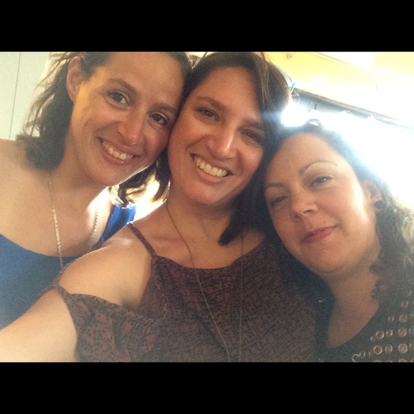 Meet your Posher, Danielle - Picture 3 of 3