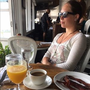 Meet your Posher, Sydney