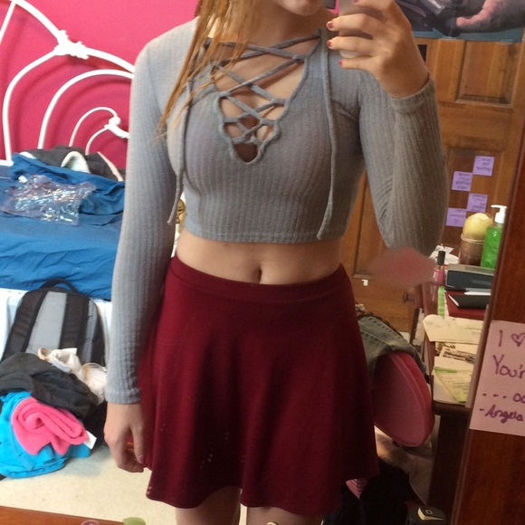 SOLD☀️Cross front, grey crop top. - Picture 2 of 2