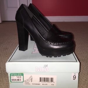 MIA Black Platform Pumps