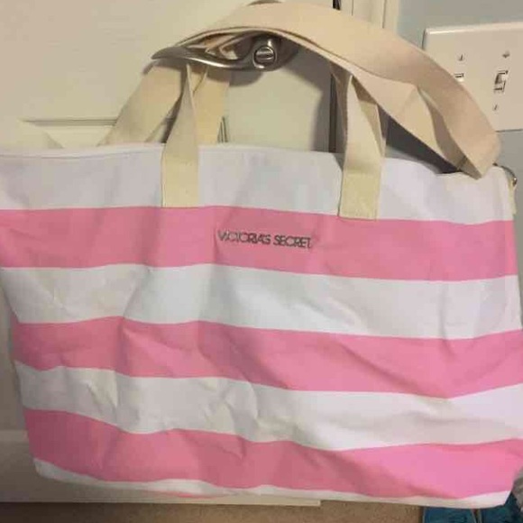 Today only🎉🎉🎉🎉Victoria secret duffle bag