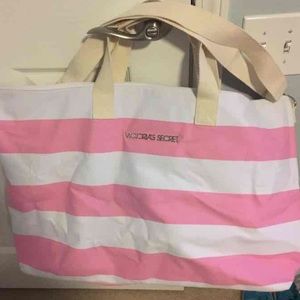 Today only🎉🎉🎉🎉Victoria secret duffle bag