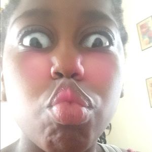 Meet your Posher, Dominique