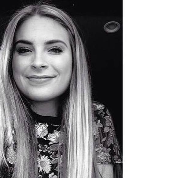 Meet your Posher, Beth - Picture 1 of 1