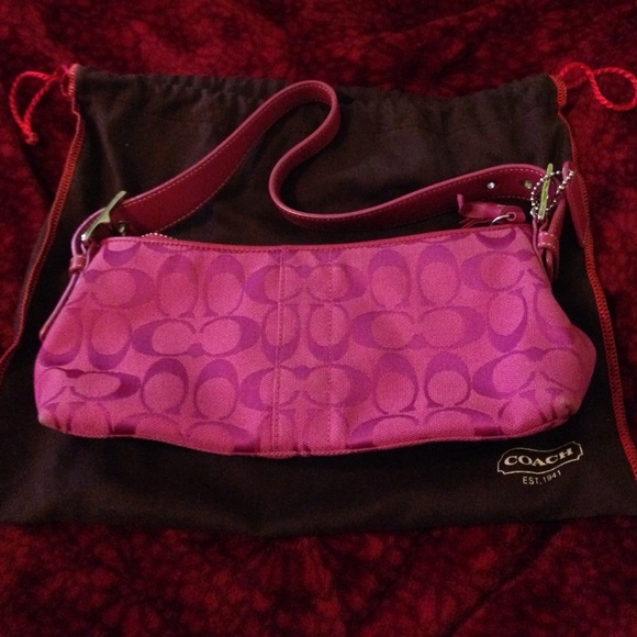 Coach Handbags - 🎉SALE🎉 Authentic couch purse
