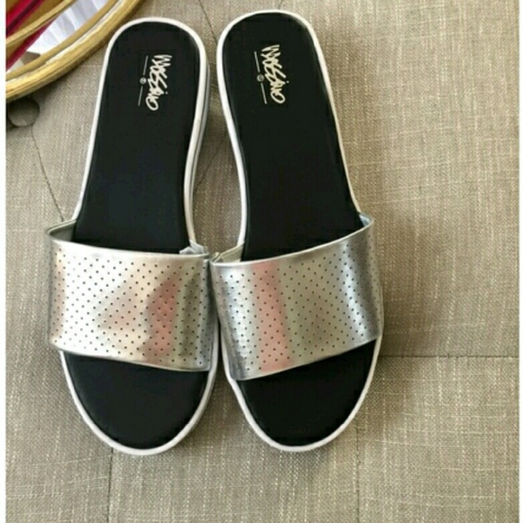 Mossimo.slip on sandals