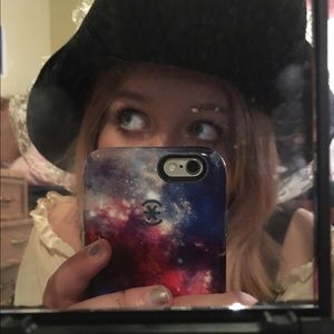 Meet your Posher, Layla