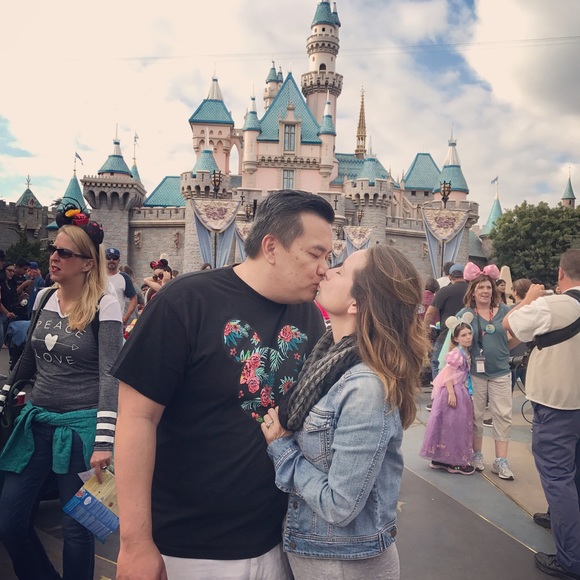 ππ»ββοΈ Meet Your Posher π - Picture 2 of 6