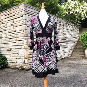 V neck black off white and plum knee length dress