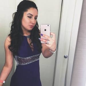 Meet your Posher, Becca